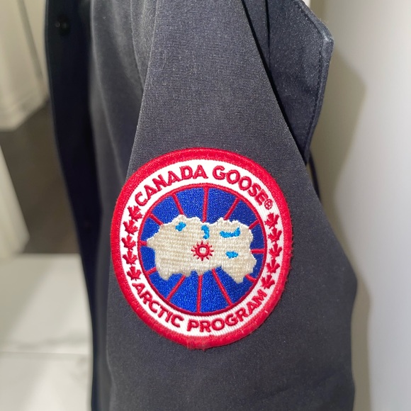 Canada Goose Trillium Black Parka Women's
XS 6550LR - Picture 3 of 11